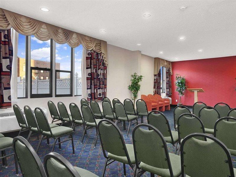 Hotel Ramada By Wyndham East Orange Zewnętrze zdjęcie