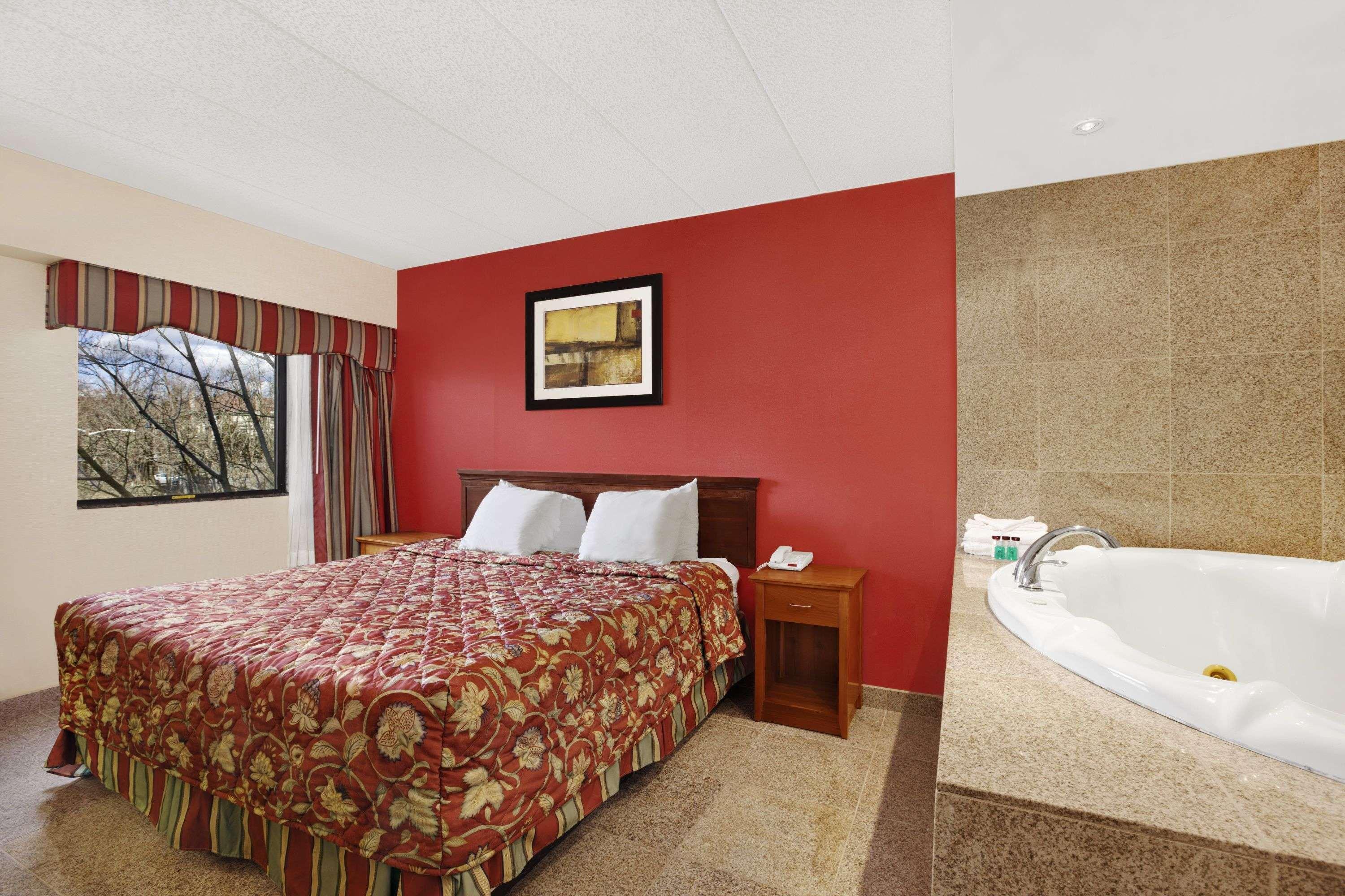 Hotel Ramada By Wyndham East Orange Zewnętrze zdjęcie