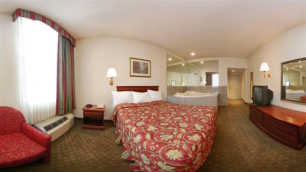 Hotel Ramada By Wyndham East Orange Zewnętrze zdjęcie